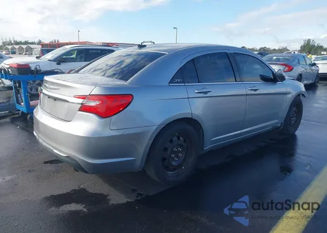 2014 Chrysler 200 Lx z USA, uszkodzony, nr VIN 1C3CCBAB2EN204944